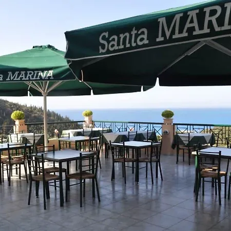 Santa Marina Áyios Nikítas